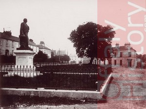 L021 John's Mall, Birr