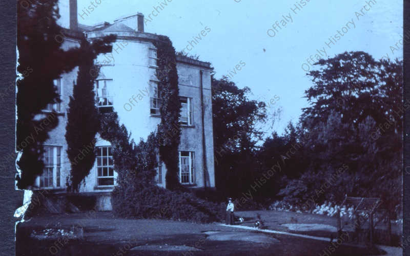 Gortnamona Front view of house