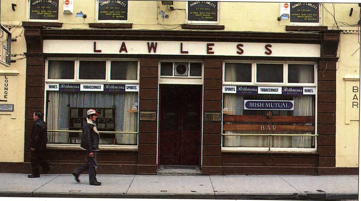 058628 Lawless pub, High St. Tullamore 1980's !