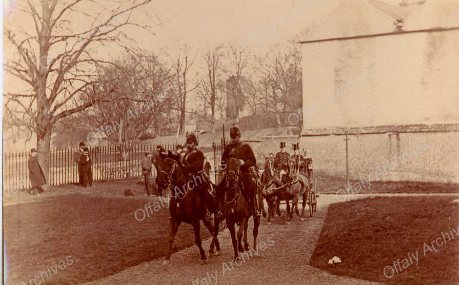 0.5 Prelims inside fromt flap Judge arrive for Kings County Azzises (11)