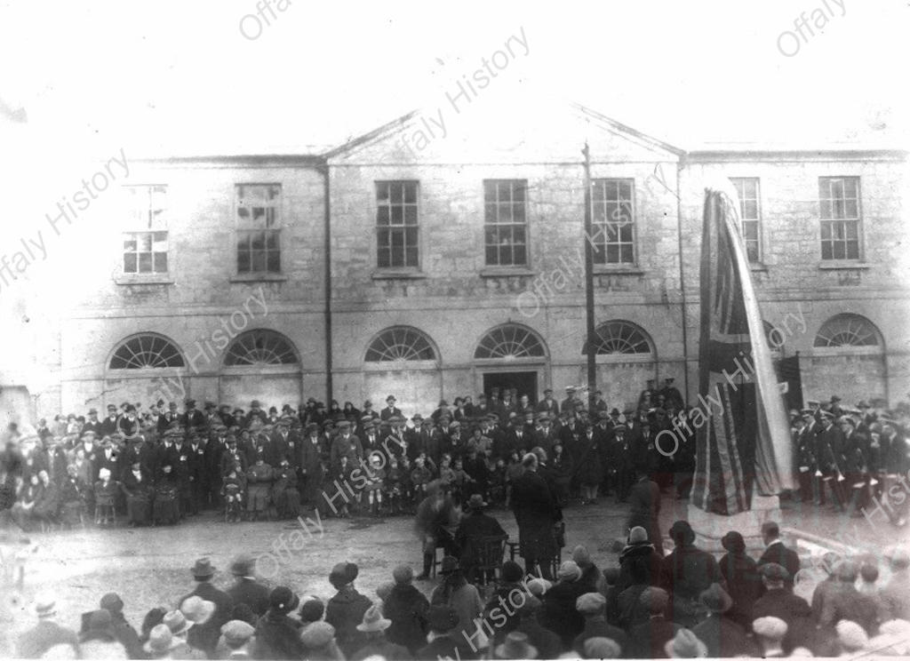 2 Unveiling of the War Memorial at O'Connor Square 1926