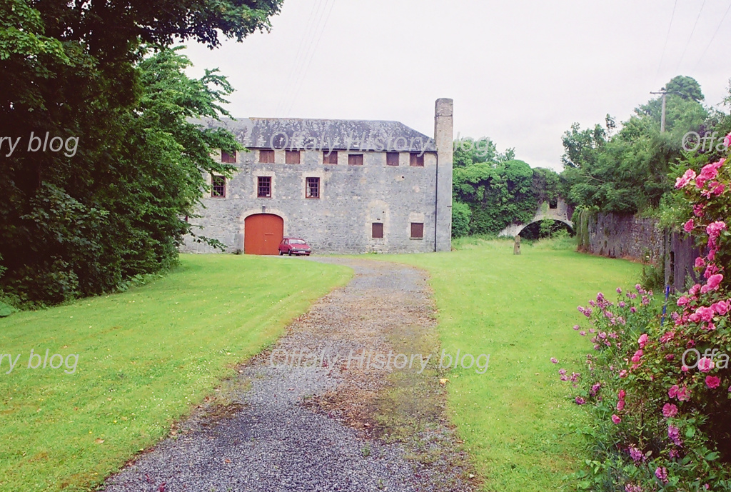 This image has an empty alt attribute; its file name is ofiar-035-034_02-1.jpg